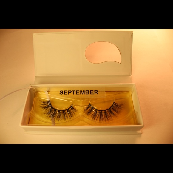 3D Mink Lashes - Picture 2 of 2